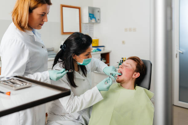 Best Emergency Tooth Extraction in Delshire, OH
